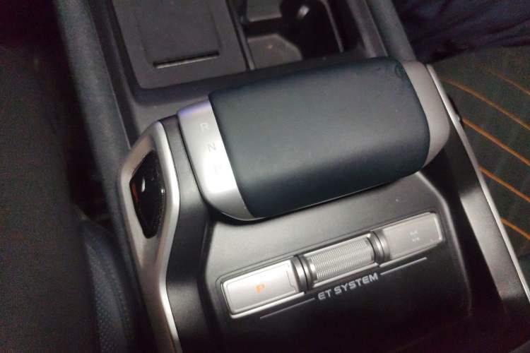 Used Deepal G318 2024 Four-Wheel-Drive Air Suspension Model Gear Lever