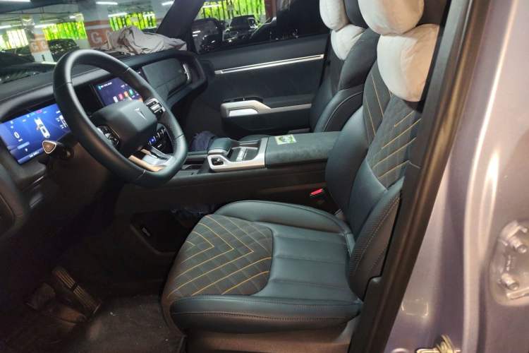 Used Deepal G318 2024 Four-Wheel-Drive Air Suspension Model Left Front Seat
