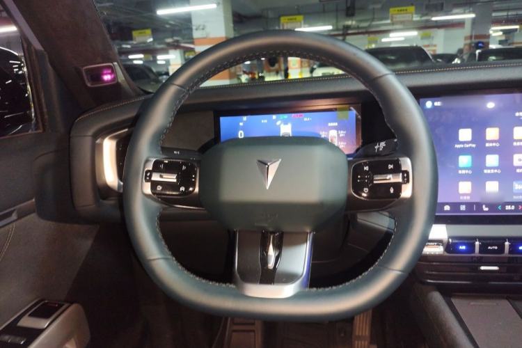 Used Deepal G318 2024 Four-Wheel-Drive Air Suspension Model Steering Wheel