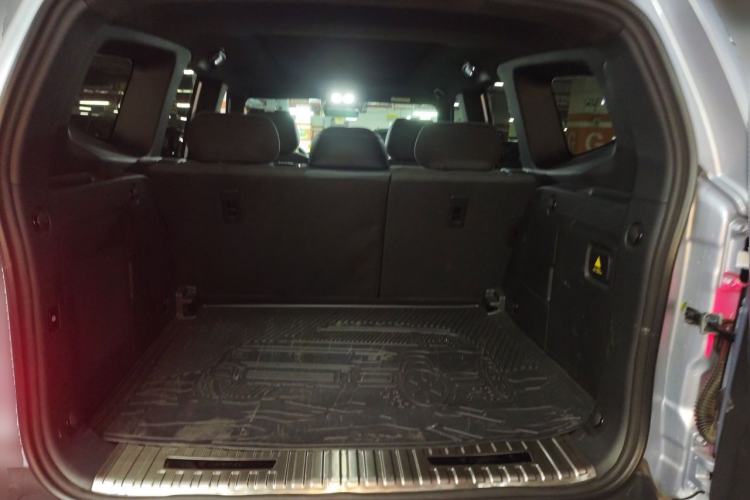 Used Deepal G318 2024 Four-Wheel-Drive Air Suspension Model Trunk