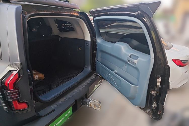 Used Deepal G318 2024 Four-Wheel-Drive Air Suspension Model Trunk