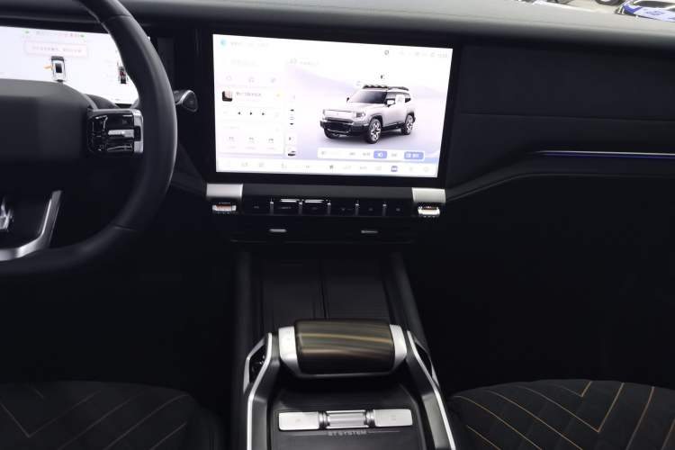Used Deepal G318 2024 Four-Wheel-Drive Air Suspension Model Audio And AC Panel