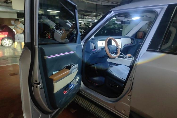 Used Deepal G318 2024 Four-Wheel-Drive Air Suspension Model Driver Seat