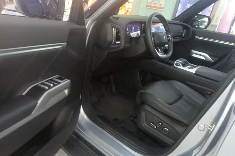 Used Deepal G318 2024 Four-Wheel-Drive Air Suspension Model Driver Seat