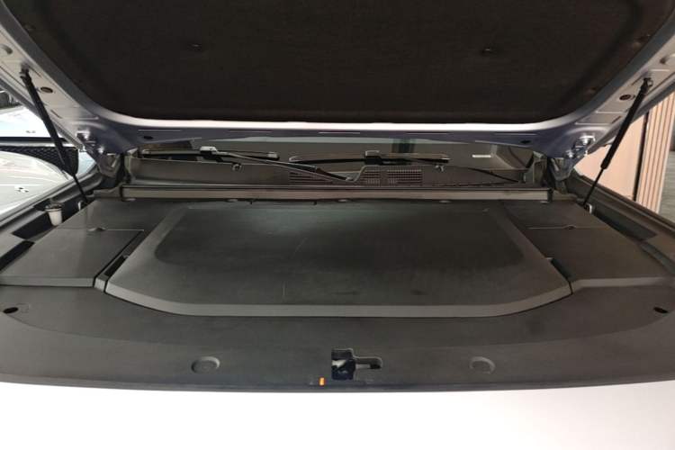 Used Deepal G318 2024 Four-Wheel-Drive Air Suspension Model Engine Bay