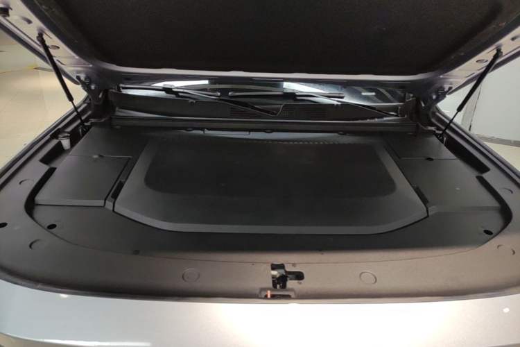 Used Deepal G318 2024 Four-Wheel-Drive Air Suspension Model Engine Bay