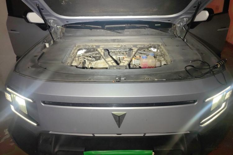 Used Deepal G318 2024 Four-Wheel-Drive Air Suspension Model Engine Bay