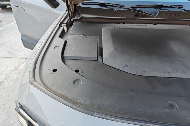 Used Deepal G318 2024 Four-Wheel Drive Comfort Edition Engine Bay Right