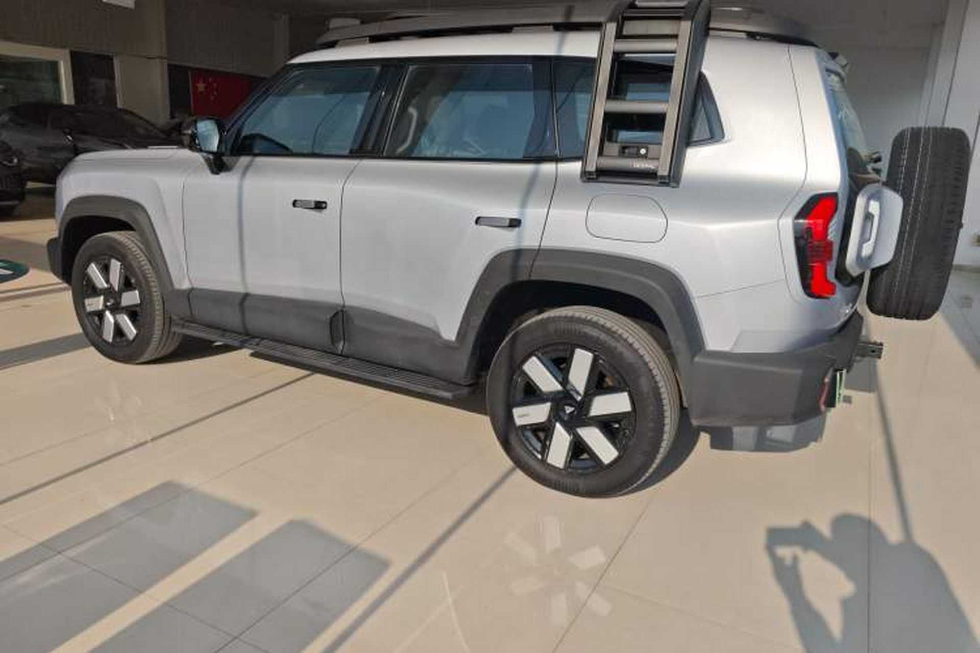 Used Deepal G318 2024 Four-Wheel-Drive Air Suspension Model Exterior 3