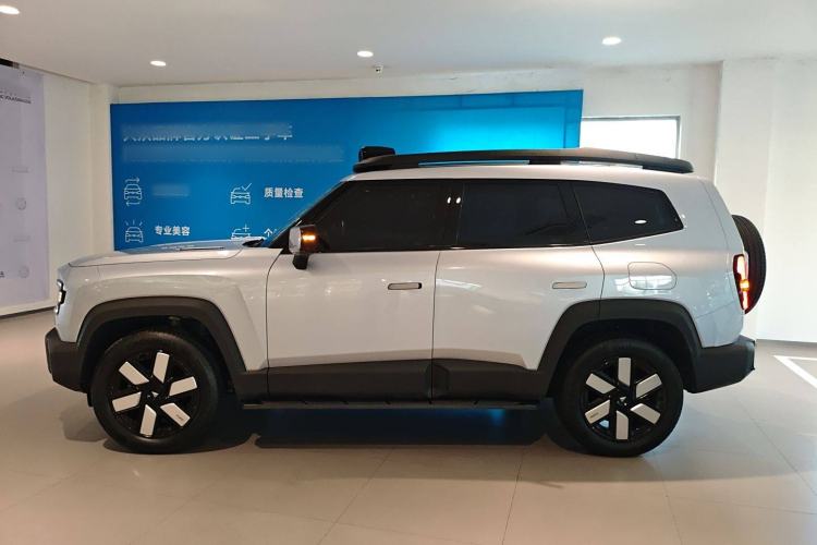 Used Deepal G318 2024 Four-Wheel-Drive Air Suspension Model Exterior 3