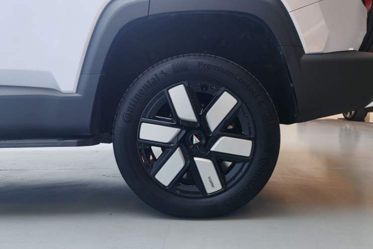 Used Deepal G318 2024 Four-Wheel-Drive Air Suspension Model Exterior 7