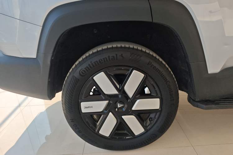 Used Deepal G318 2024 Four-Wheel-Drive Air Suspension Model Exterior 8