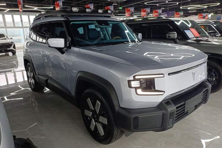 Used Deepal G318 2024 Four-Wheel-Drive Air Suspension Model Front Right 45 Deg
