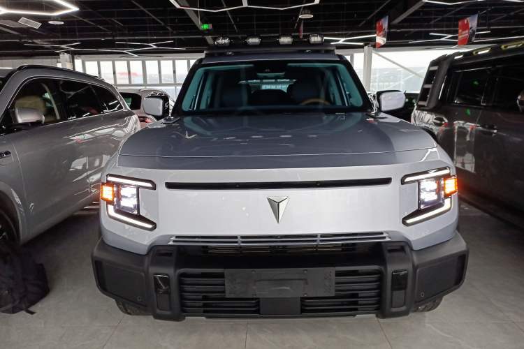 Used Deepal G318 2024 Four-Wheel-Drive Air Suspension Model Front