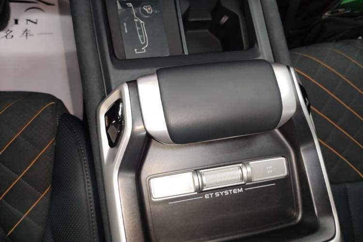 Used Deepal G318 2024 Four-Wheel-Drive Air Suspension Model Gear Lever