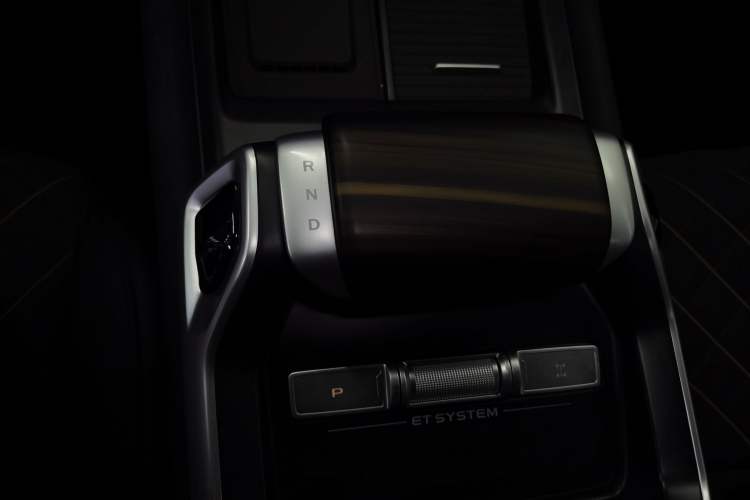 Used Deepal G318 2024 Four-Wheel-Drive Air Suspension Model Gear Lever