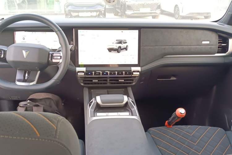 Used Deepal G318 2024 Four-Wheel-Drive Air Suspension Model Interior 1