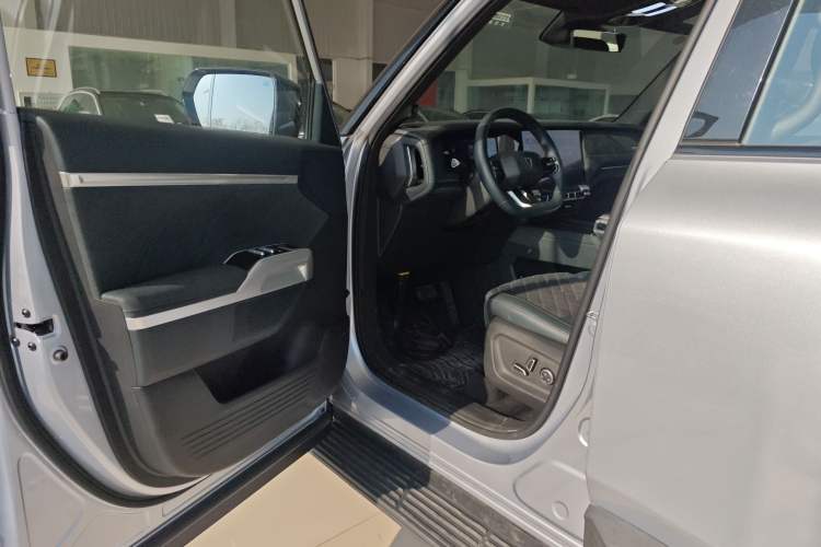 Used Deepal G318 2024 Four-Wheel-Drive Air Suspension Model Interior 3