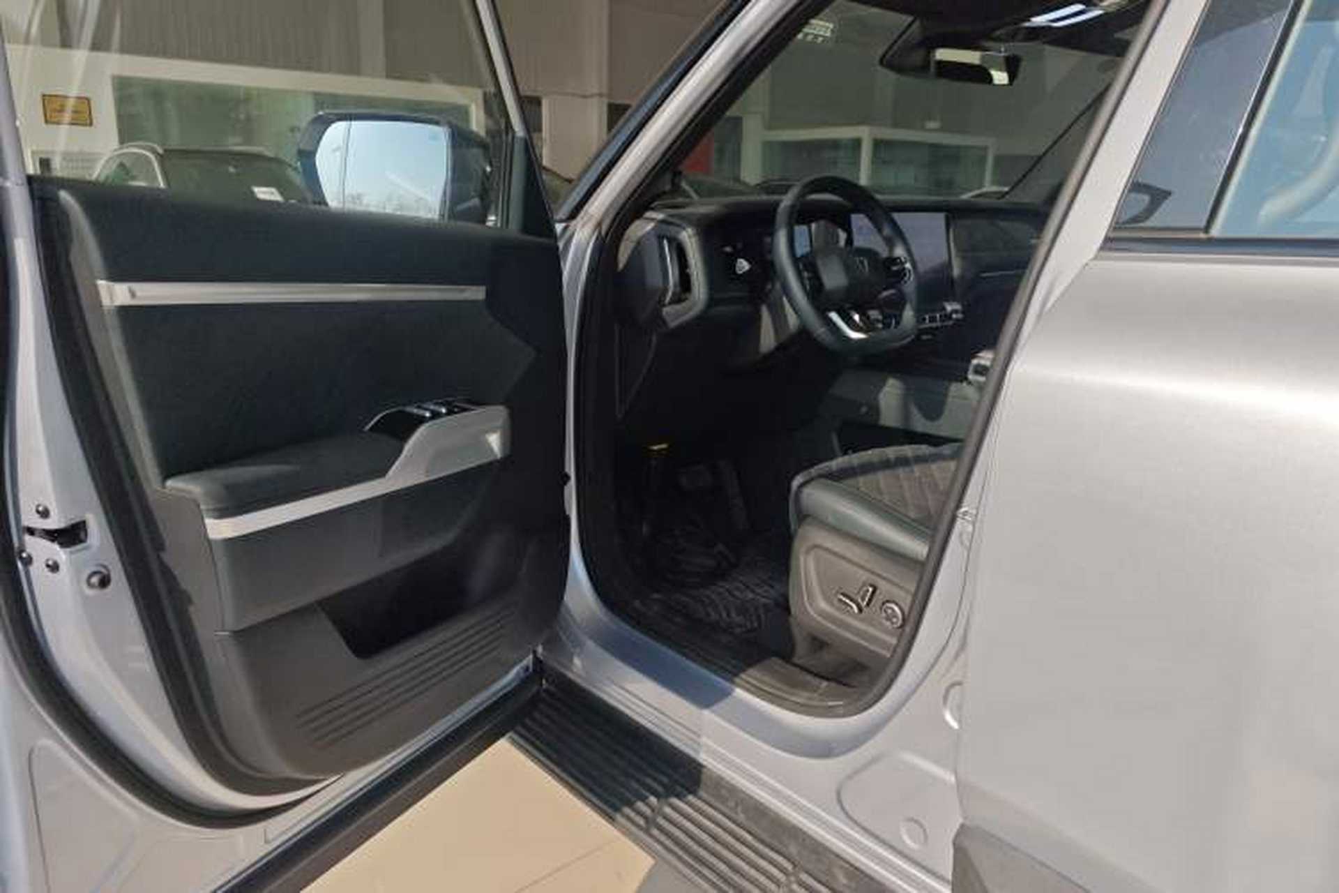 Used Deepal G318 2024 Four-Wheel-Drive Air Suspension Model Interior 3
