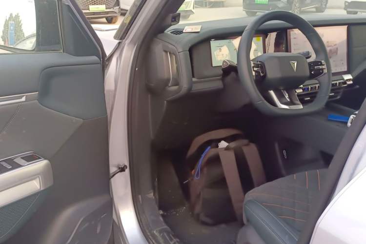 Used Deepal G318 2024 Four-Wheel-Drive Air Suspension Model Interior 5