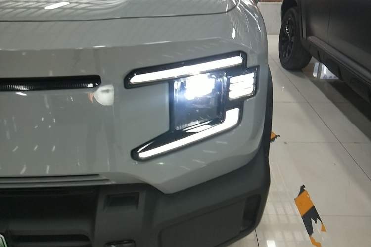 Used Deepal G318 2024 Four-Wheel Drive Comfort Edition Left Front Headlight