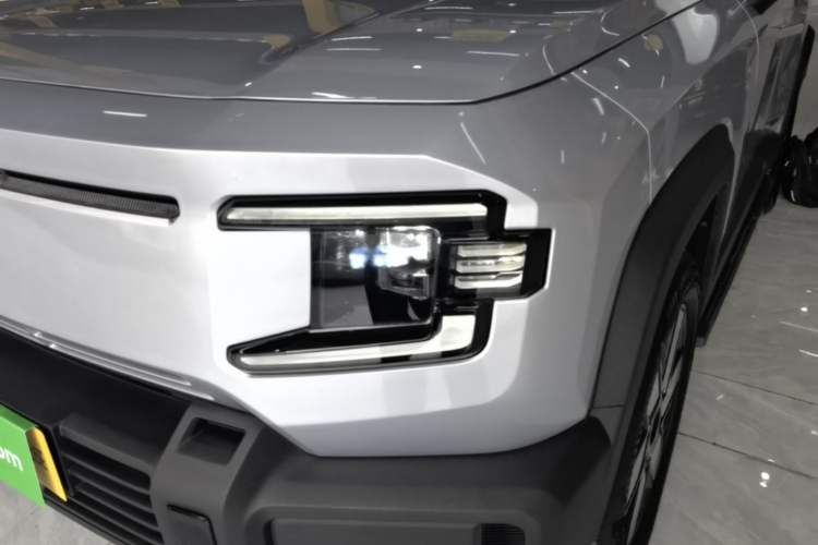 Used Deepal G318 2024 Four-Wheel-Drive Air Suspension Model Left Front Headlight