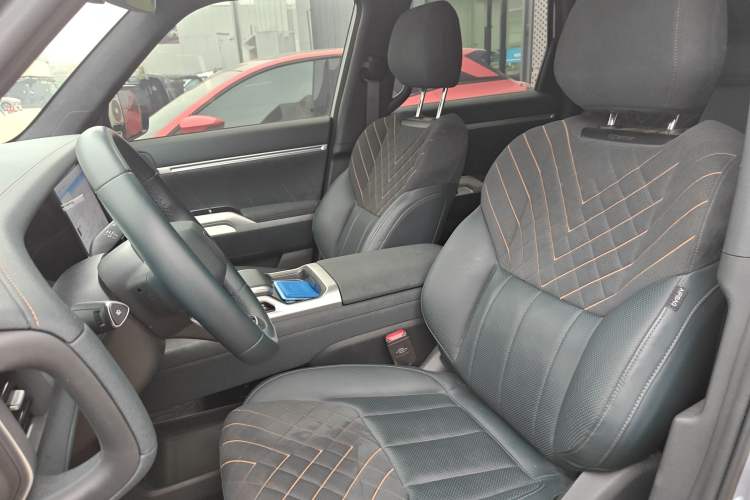 Used Deepal G318 2024 Four-Wheel-Drive Air Suspension Model Left Front Seat