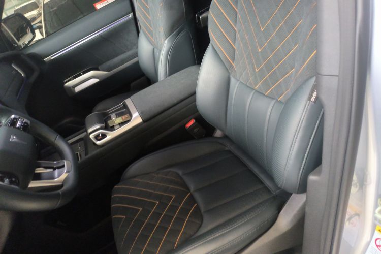 Used Deepal G318 2024 Four-Wheel-Drive Air Suspension Model Left Front Seat