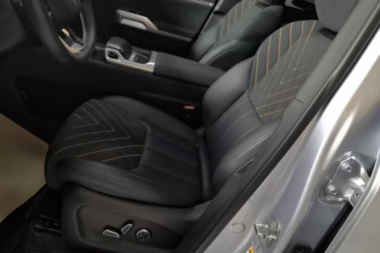 Used Deepal G318 2024 Four-Wheel-Drive Air Suspension Model Left Front Seat