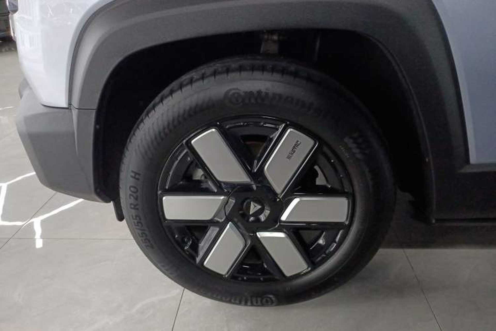 Used Deepal G318 2024 Four-Wheel-Drive Air Suspension Model Left Front Wheel Hub