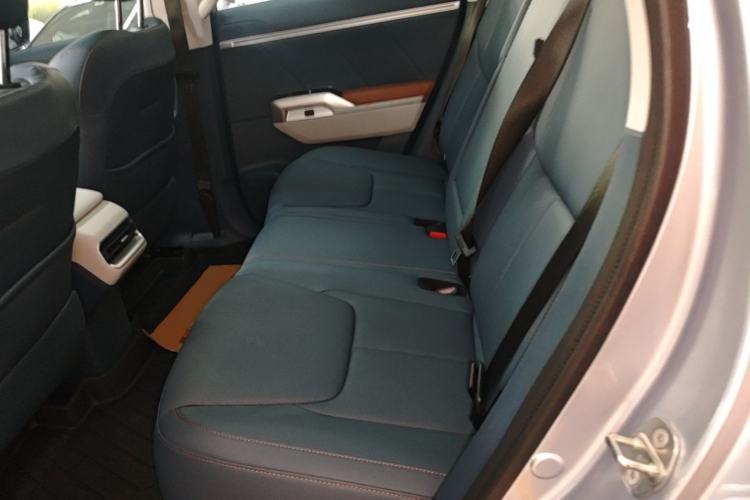 Used Deepal G318 2024 Four-Wheel-Drive Air Suspension Model Left Rear Seat