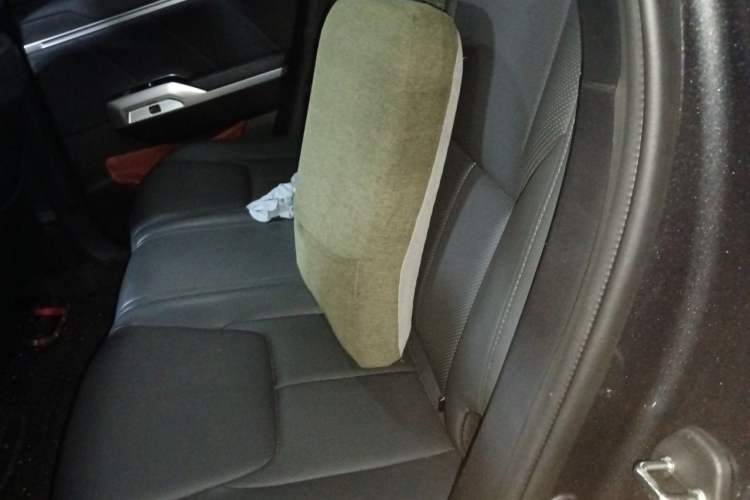Used Deepal G318 2024 Four-Wheel-Drive Air Suspension Model Left Rear Seat