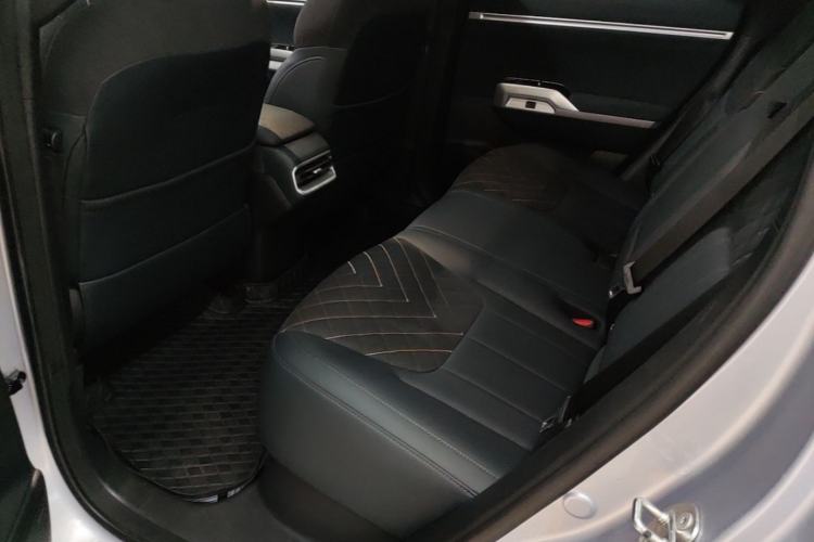 Used Deepal G318 2024 Four-Wheel-Drive Air Suspension Model Left Rear Seat