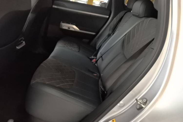 Used Deepal G318 2024 Four-Wheel-Drive Air Suspension Model Left Rear Seat