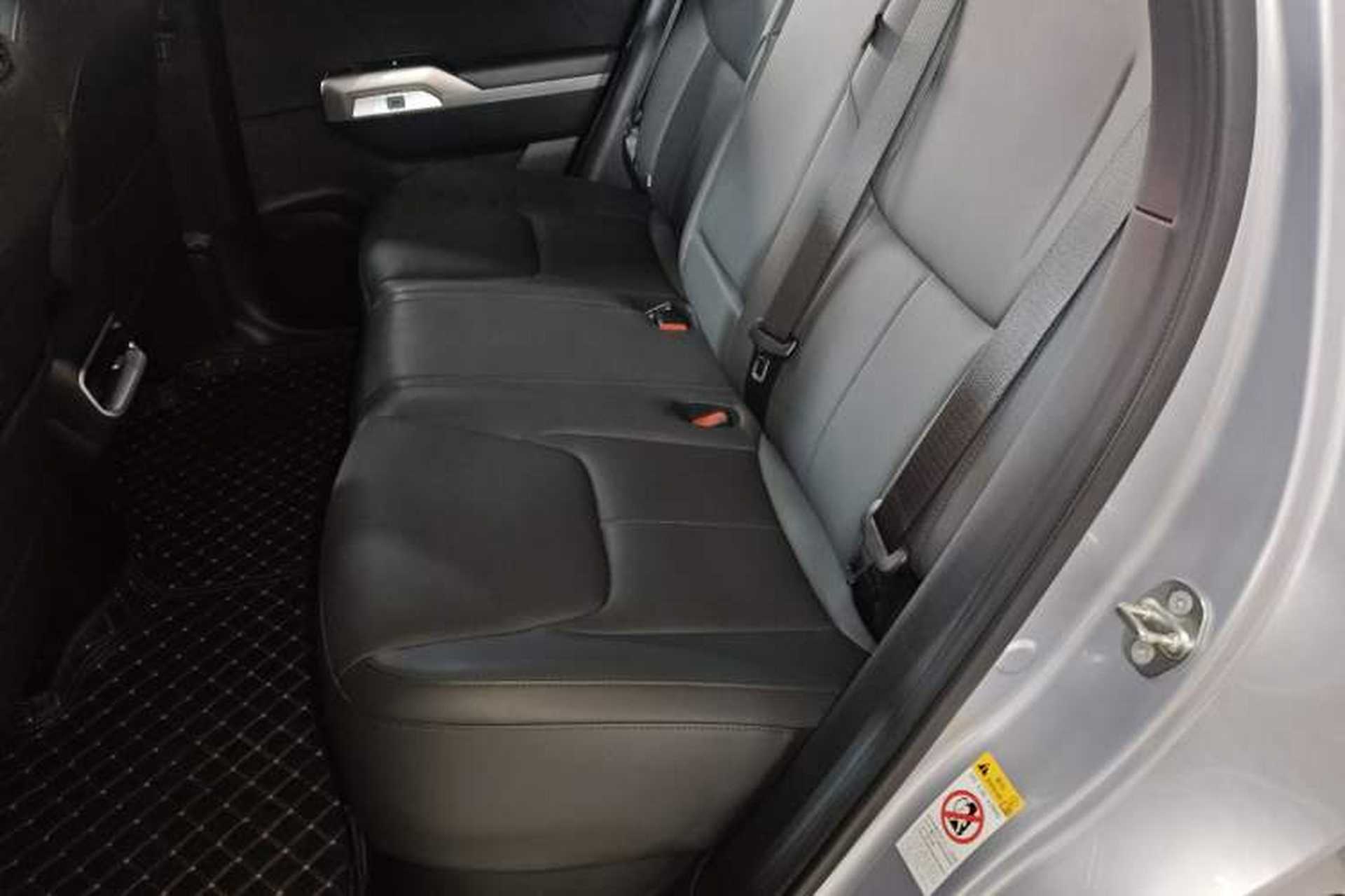 Used Deepal G318 2024 Four-Wheel-Drive Air Suspension Model Left Rear Seat