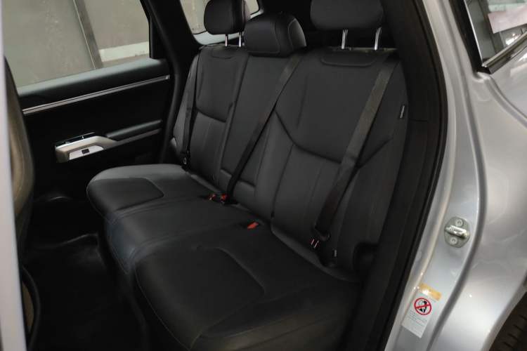Used Deepal G318 2024 Four-Wheel-Drive Air Suspension Model Left Rear Seat