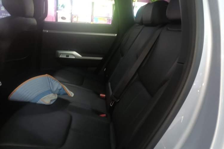 Used Deepal G318 2024 Four-Wheel-Drive Air Suspension Model Left Rear Seat