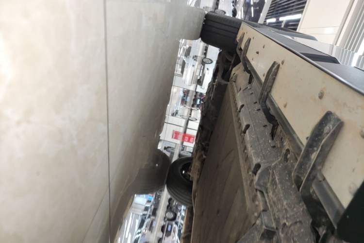 Used Deepal G318 2024 Four-Wheel-Drive Air Suspension Model Left Side Sill
