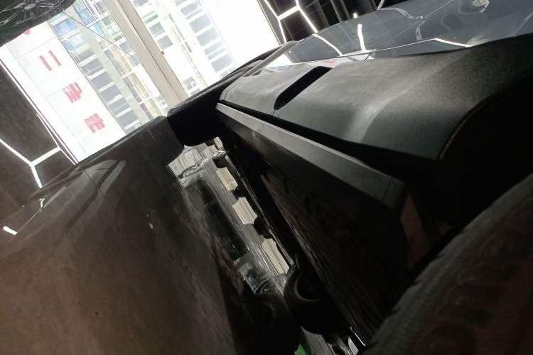 Used Deepal G318 2024 Four-Wheel-Drive Air Suspension Model Left Side Sill