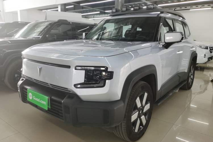 Deepal G318 2024 Four-Wheel-Drive Air Suspension Model