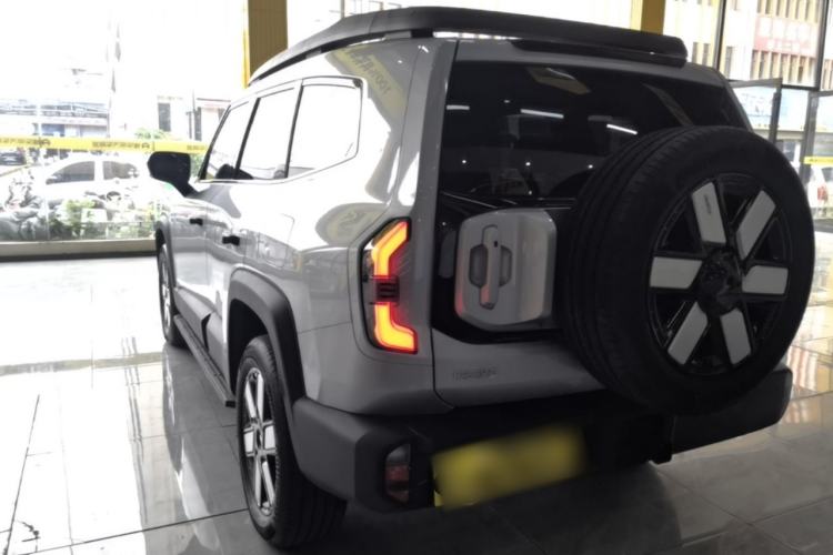 Used Deepal G318 2024 Four-Wheel-Drive Air Suspension Model Rear Left 45 Deg
