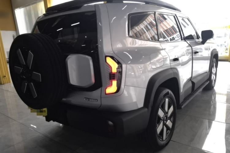 Used Deepal G318 2024 Four-Wheel-Drive Air Suspension Model Rear Right 45 Deg