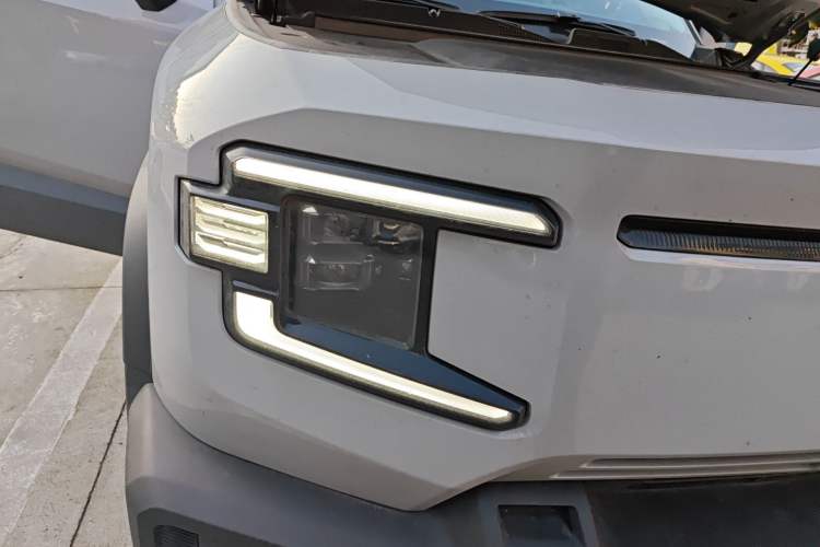 Used Deepal G318 2024 Four-Wheel Drive Comfort Edition Right Front Headlight