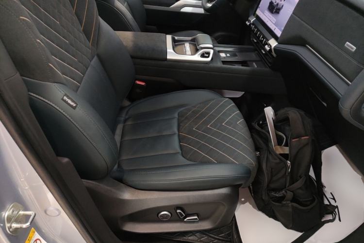 Used Deepal G318 2024 Four-Wheel-Drive Air Suspension Model Right Front Seat