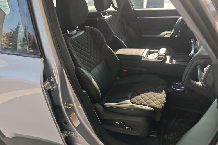 Used Deepal G318 2024 Four-Wheel-Drive Air Suspension Model Right Front Seat