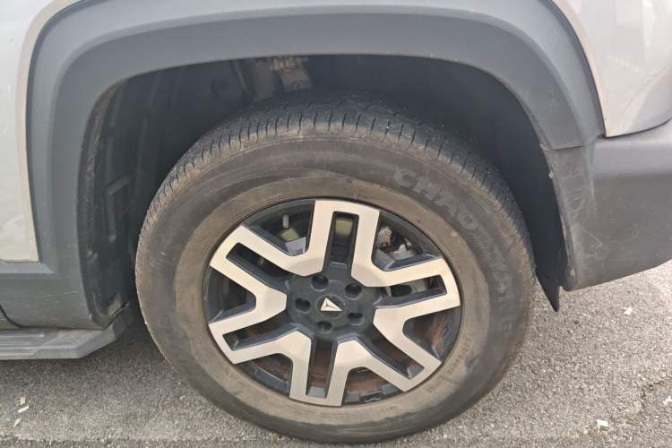 Used Deepal G318 2024 Two-Wheel Drive Comfort Edition Right Front Wheel Hub