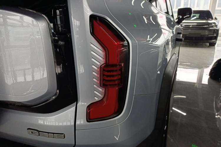 Used Deepal G318 2024 Four-Wheel-Drive Air Suspension Model Right Rear Taillight