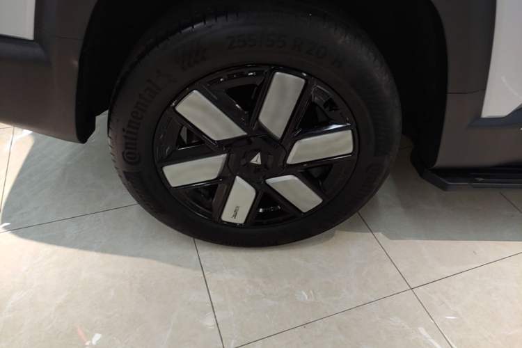 Used Deepal G318 2024 Four-Wheel-Drive Air Suspension Model Right Rear Wheel Hub