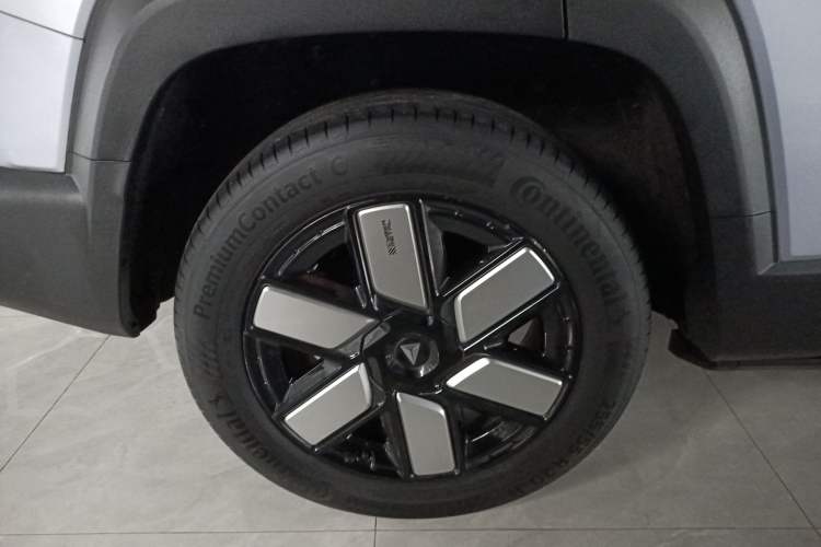 Used Deepal G318 2024 Four-Wheel-Drive Air Suspension Model Right Rear Wheel Hub