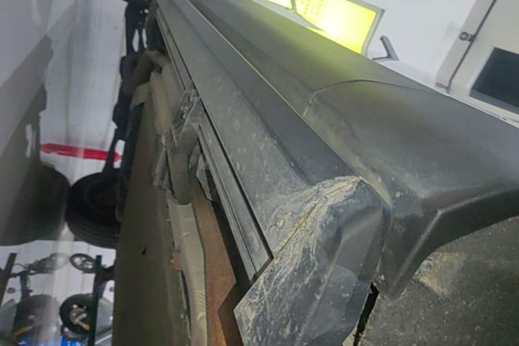 Used Deepal G318 2024 Four-Wheel-Drive Air Suspension Model Right Side Sill